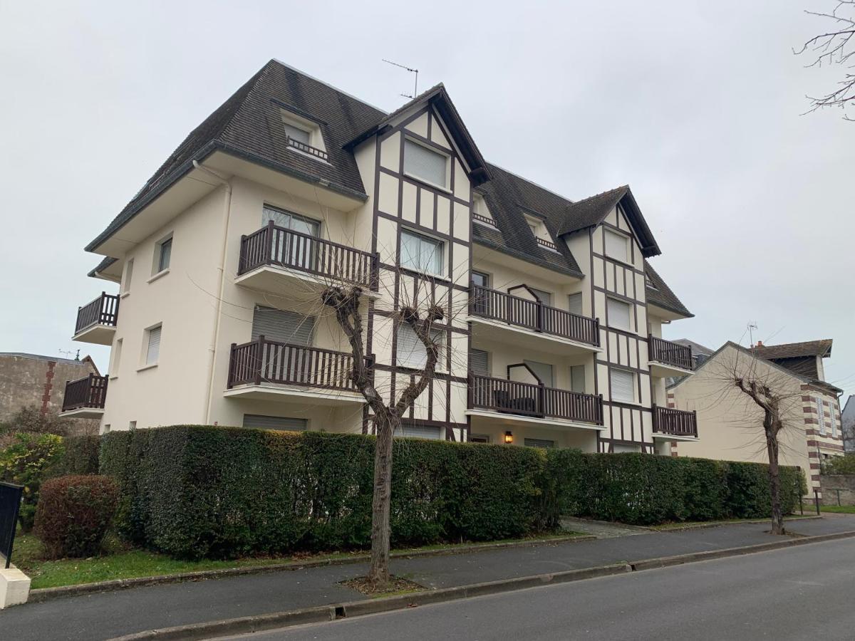 Les Ormes 17 Apartment Houlgate Exterior photo